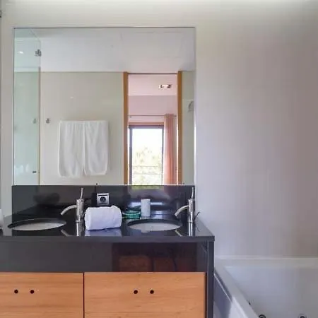 Sleeps 4 With Air Con And Wifi Appartamento