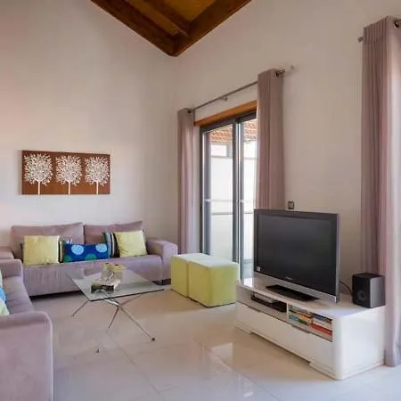 Sleeps 4 With Air Con And Wifi Appartamento